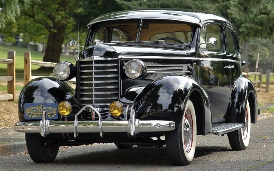  Oldsmobile F7 2Dr Trunkback 1937 года  (фото 14 из 16)